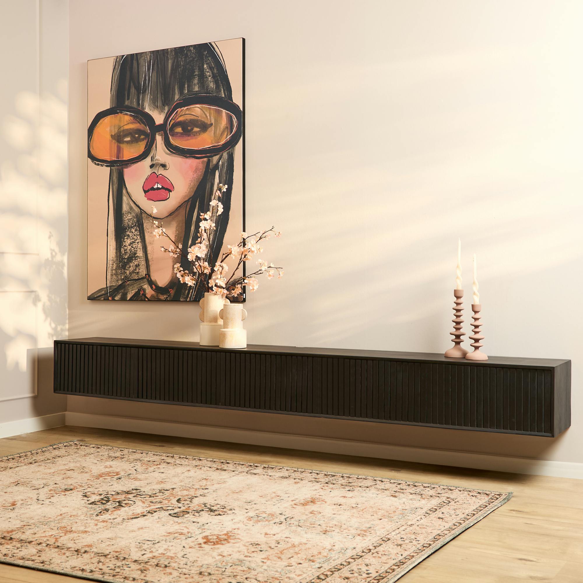 Meuble TV suspendu bois noir 5 portes rainurées CORTINA