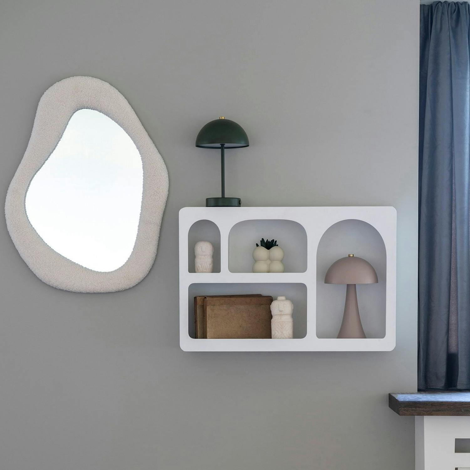 Miroir design organique avec cadre bouclette blanche 61cm BRIG