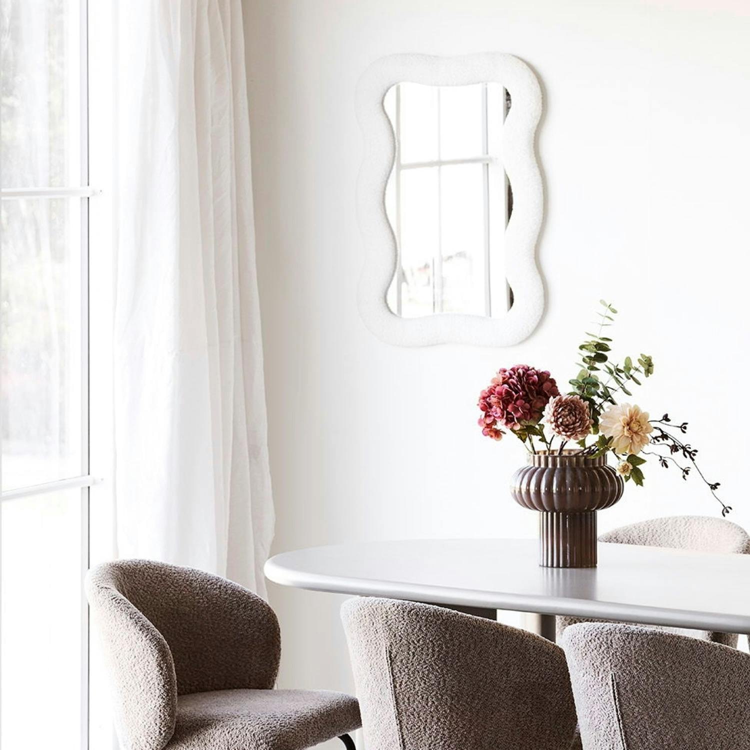 Miroir design organique avec cadre bouclette blanche 80 cm BRIG