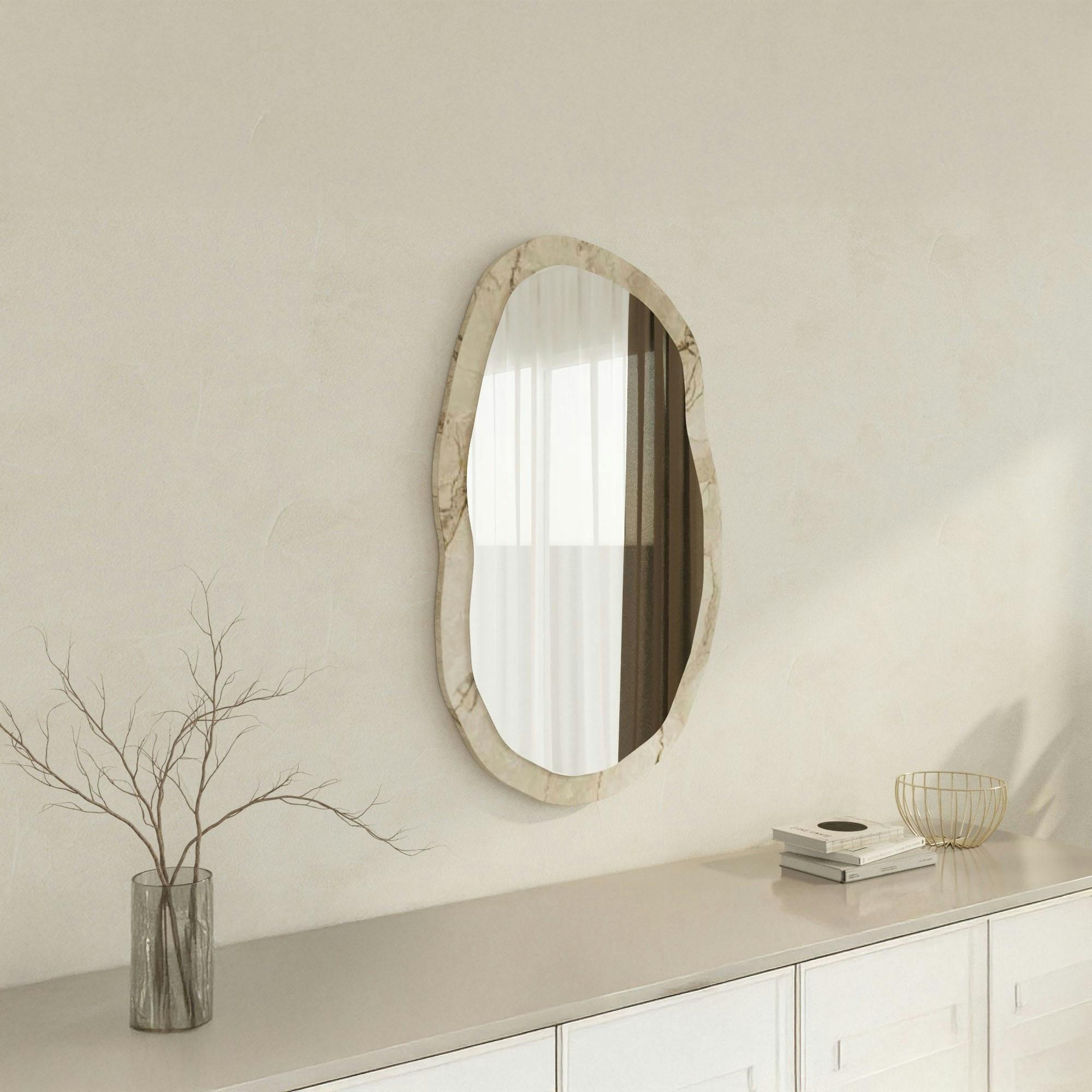 Miroir design organique cadre effet marbre beige 85 cm CODY