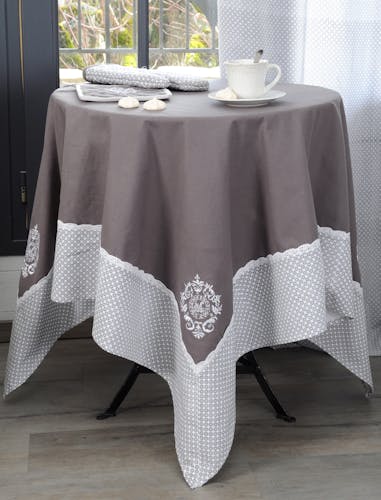 Nappe carrée gris décor romantique brodé 150x150cm 100% coton MELINE