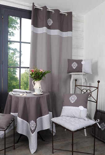 Nappe rectangle gris décor romantique brodé 150x250cm 100% coton MELINE, Linge de table