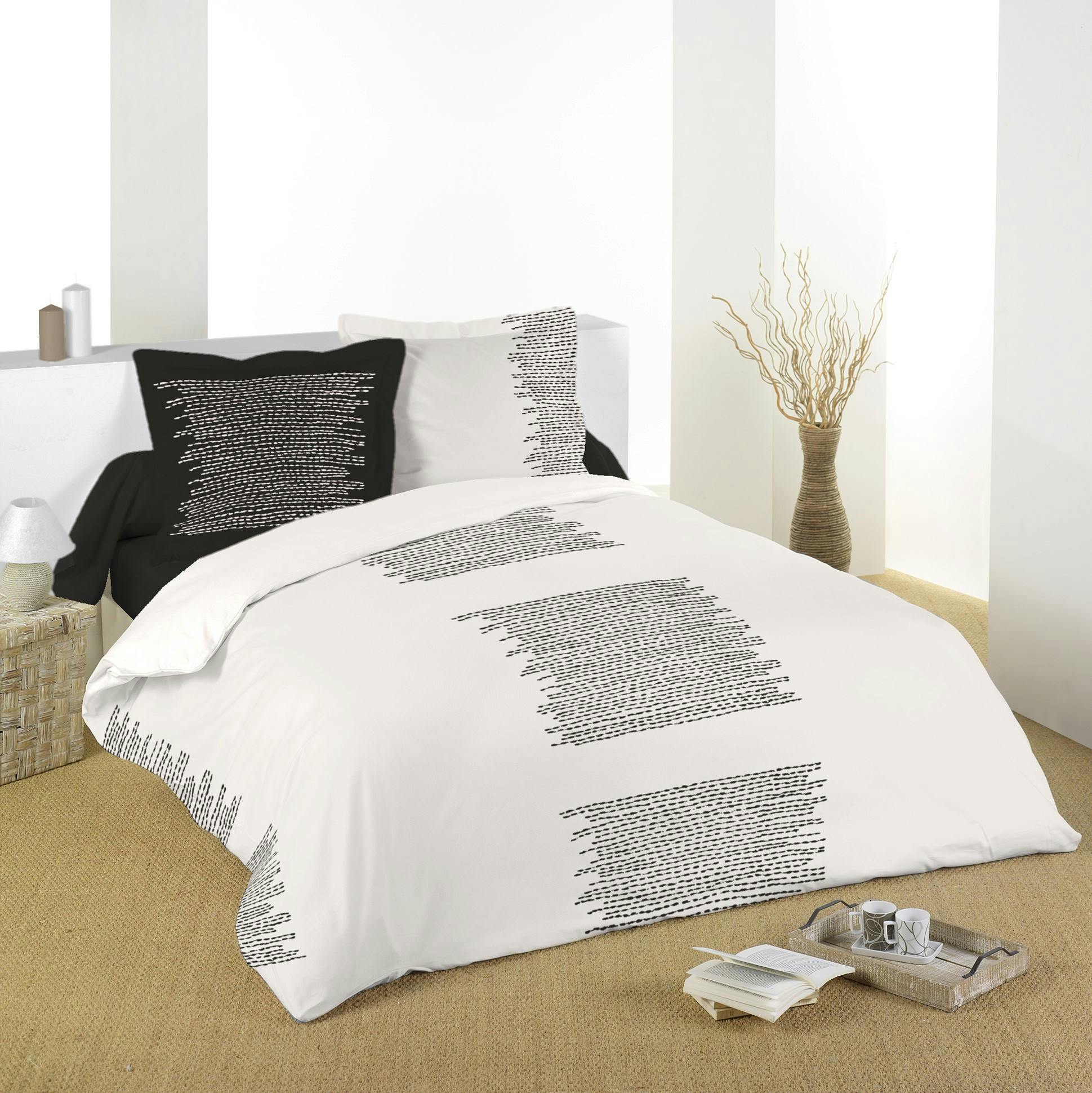 Parure de lit graphique blanche noire 240x220cm ALEZAN