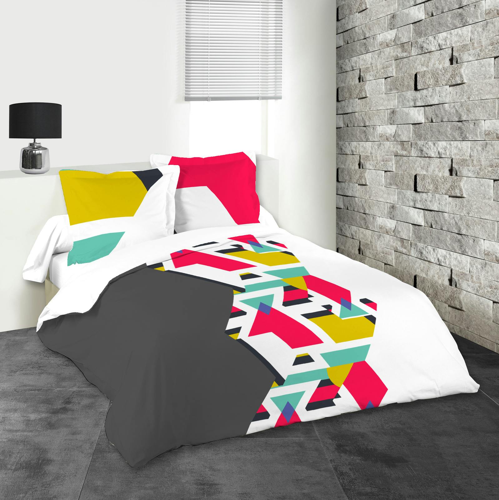 Parure de lit motifs géométriques tons gris, roses et jaunes 240x220 housse de couette + 2 taies 63x63 100% coton STREET