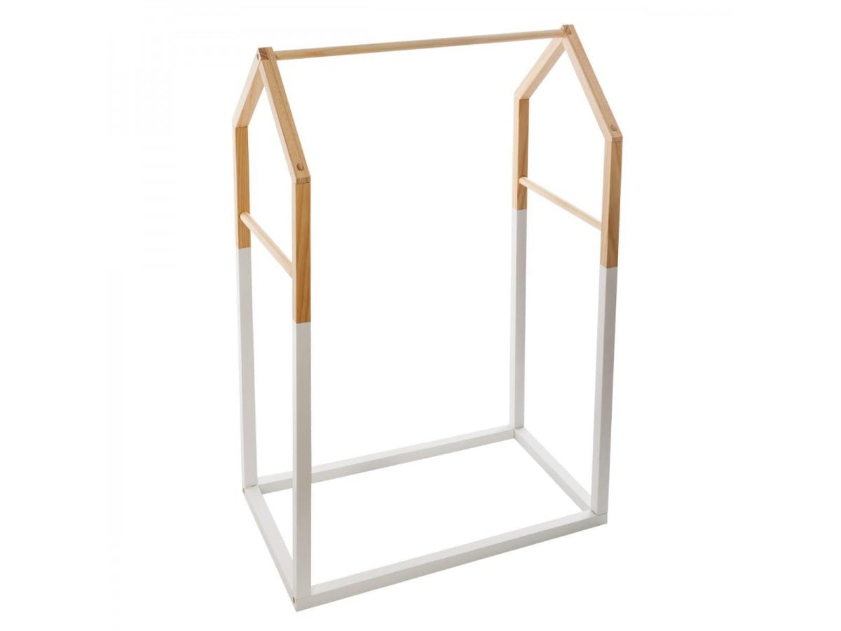 Penderie enfant forme maison