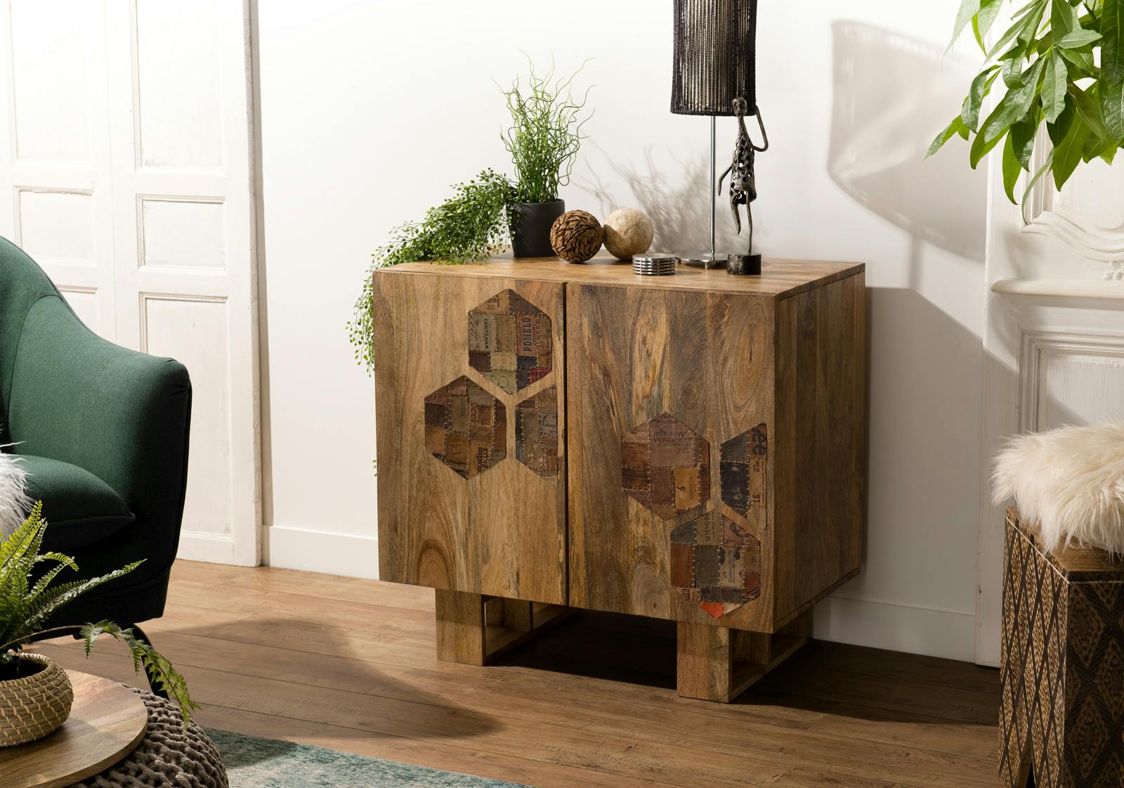 Petit buffet en bois de manguier de portes de style exotique