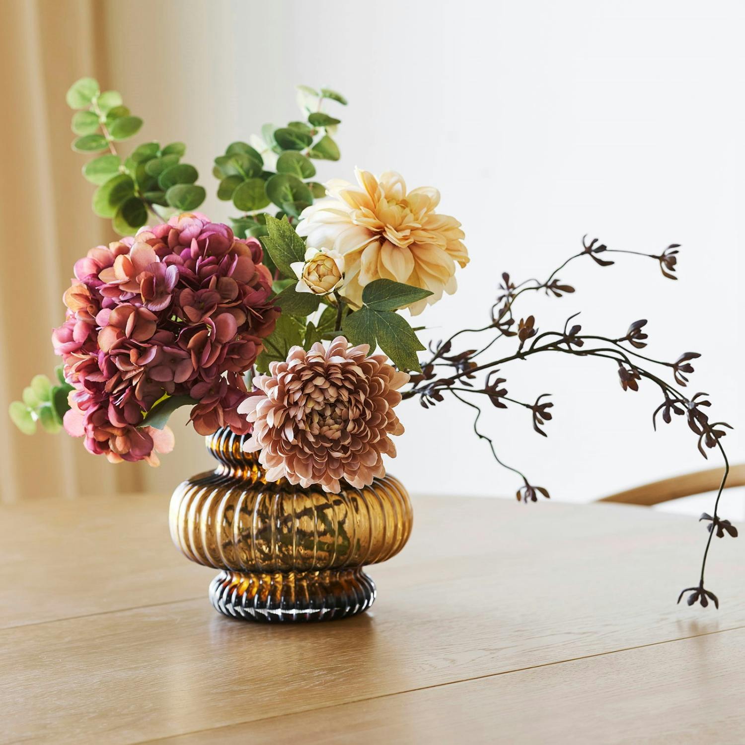 Petit vase en verre marron design