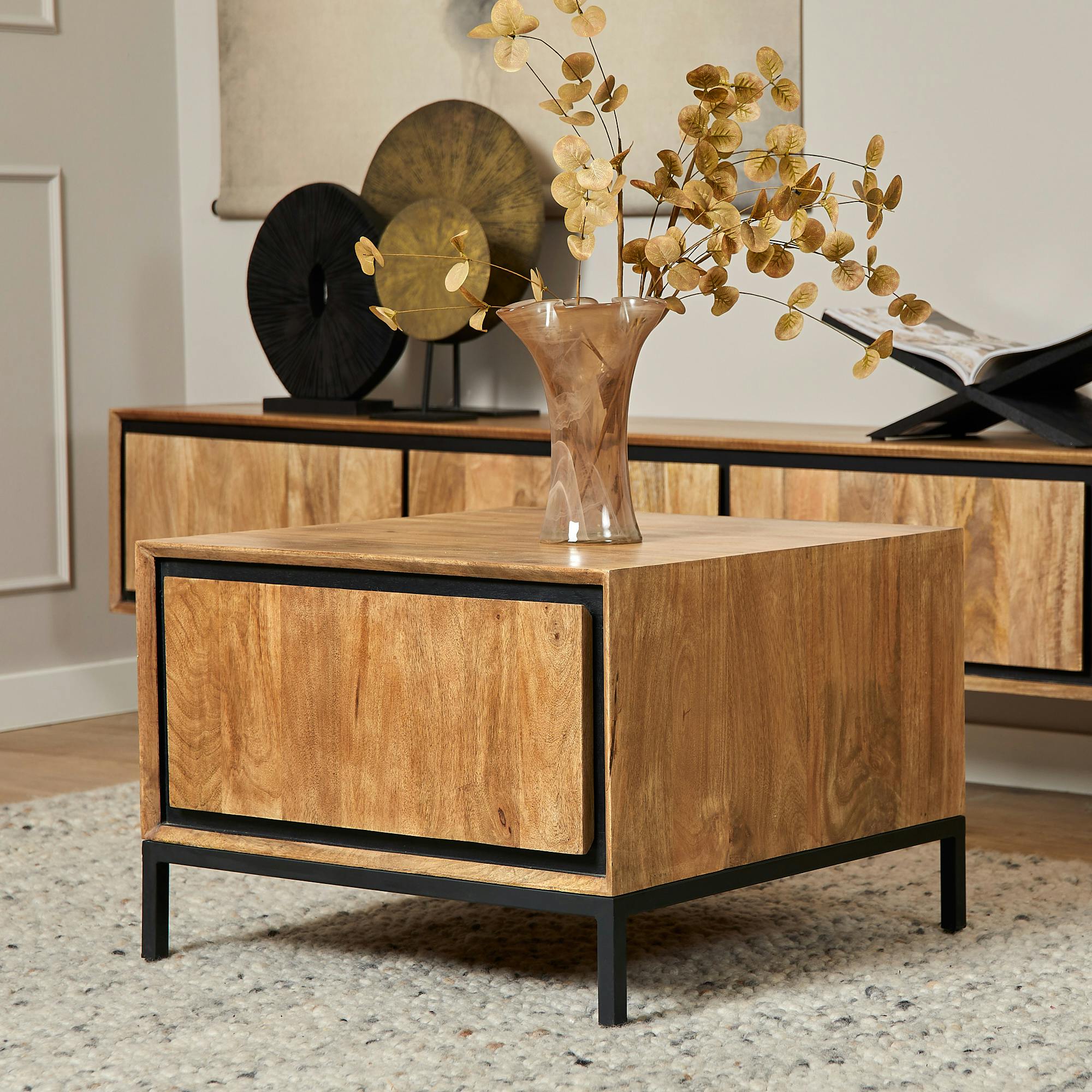 Petite table basse carrée bois cadre noir UVEA