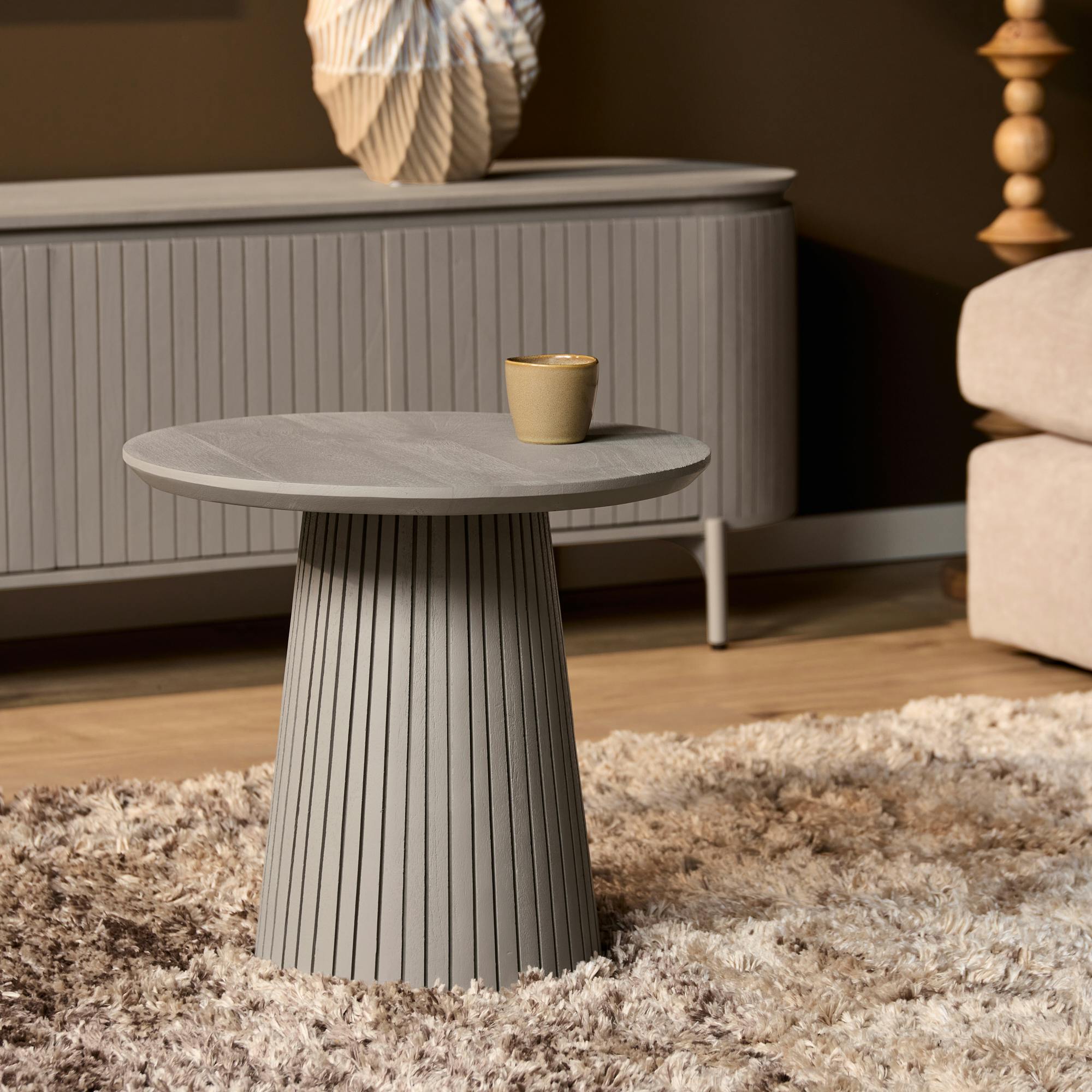 Petite table ronde bois gris à pied rainuré CALERO