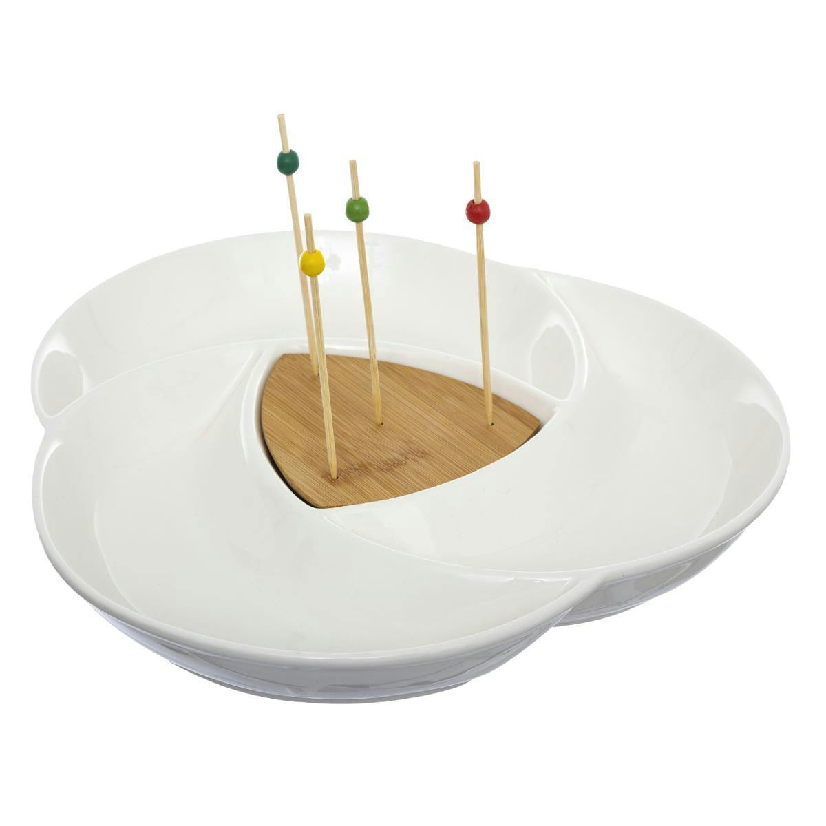 Plateau apéritif blanc et bois avec piques