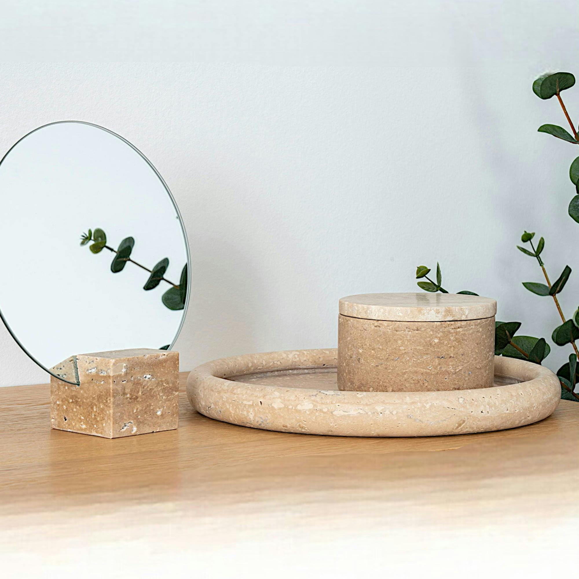 Plateau en travertin à bord épais