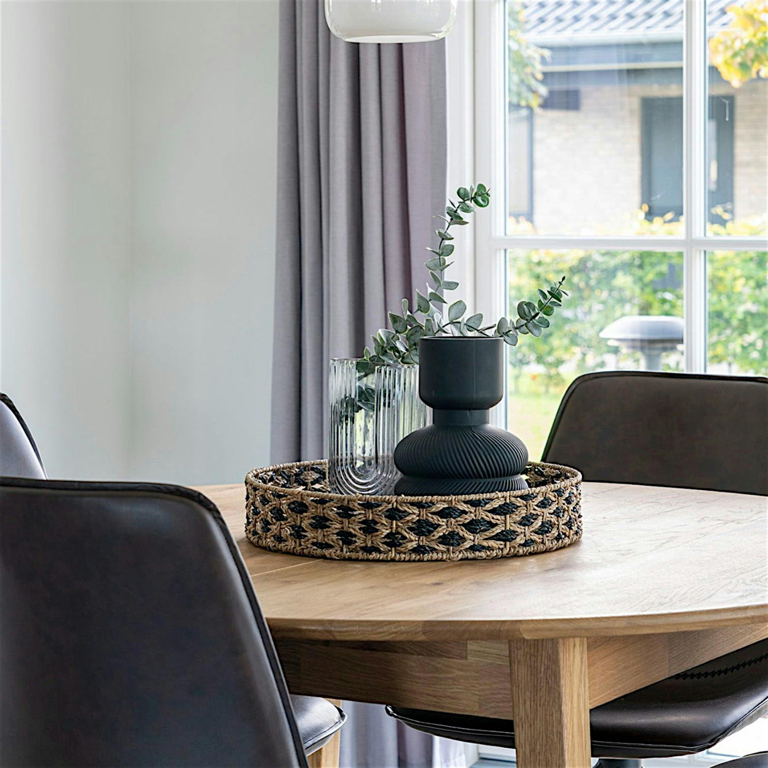 Plateau rond en fibres tressées bicolores