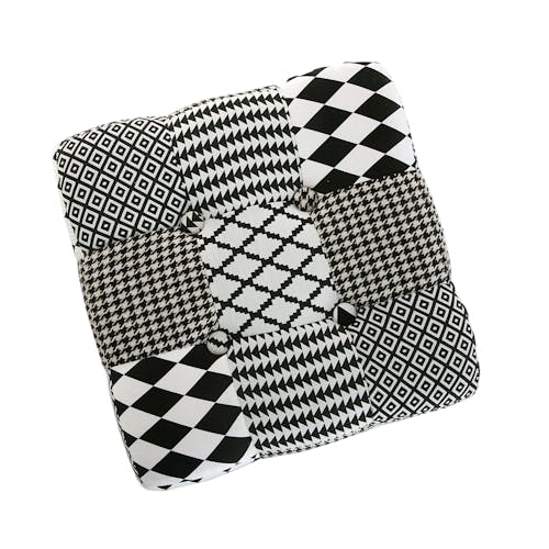 Pouf cube capitonné en tissu Patchwork blanc et noir 35x35x35cm URBAN
