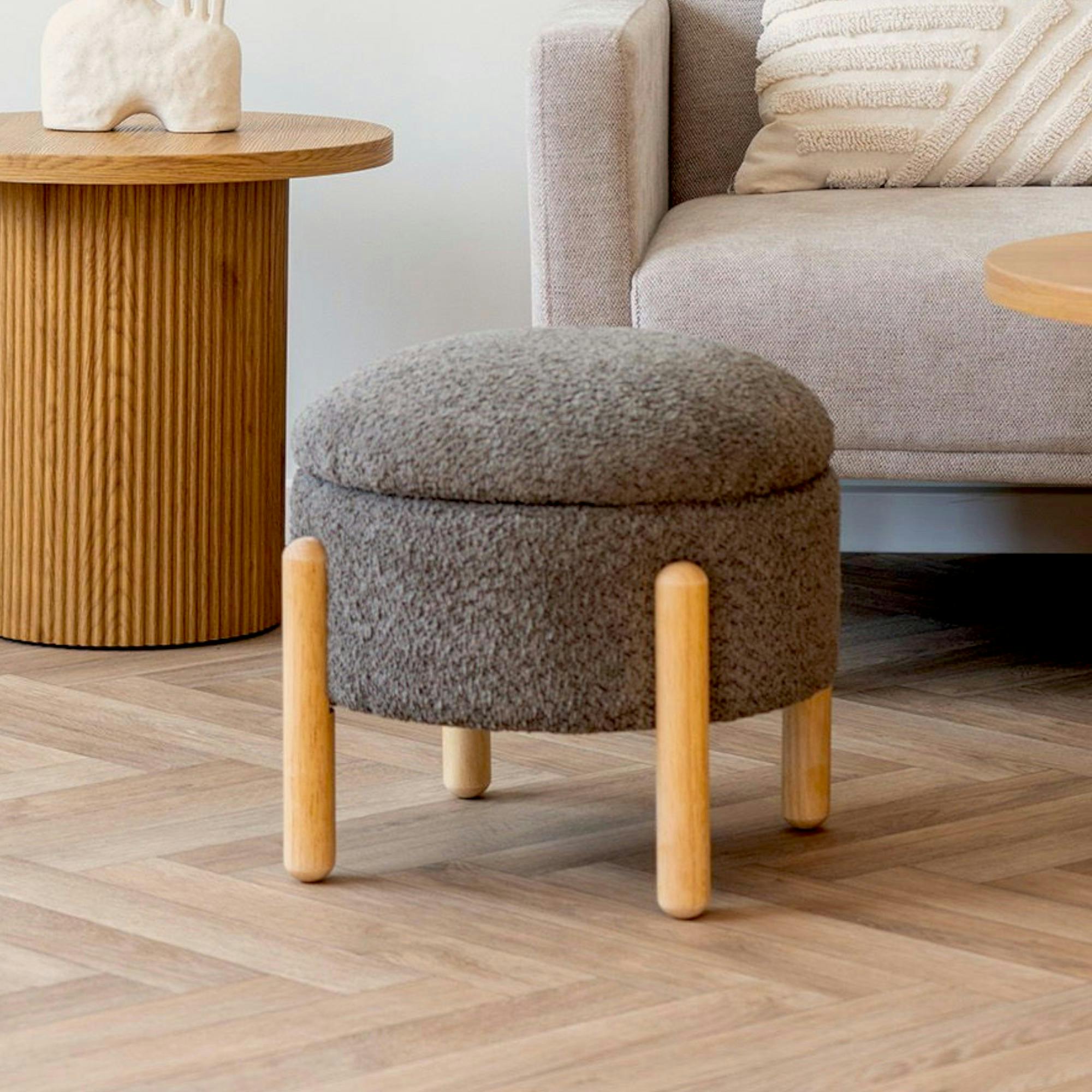 Pouf marron avec rangement, pieds en bois blond BRUGES