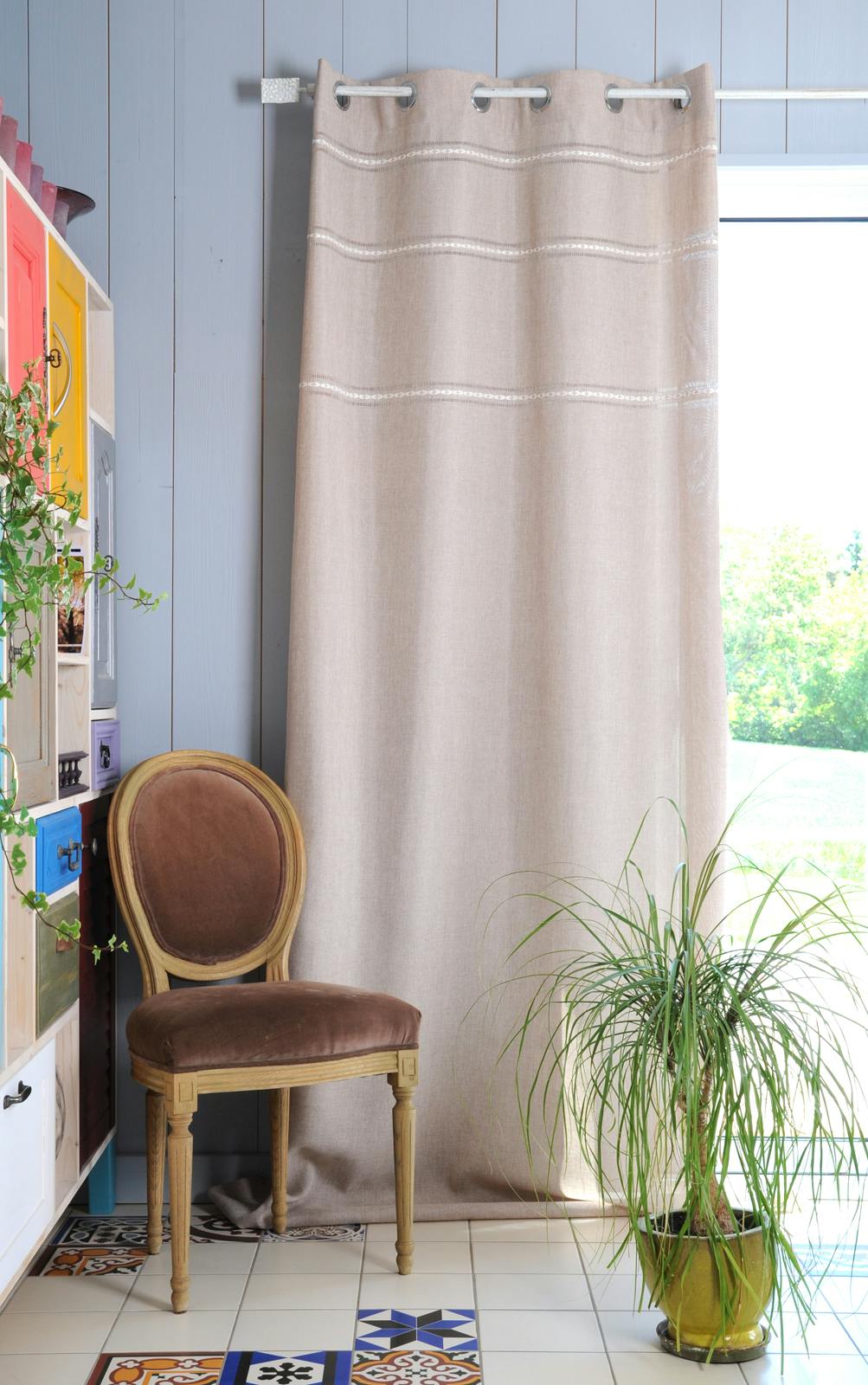 Rideau beige uni brodé 135x260cm à oeillets CARMELLE