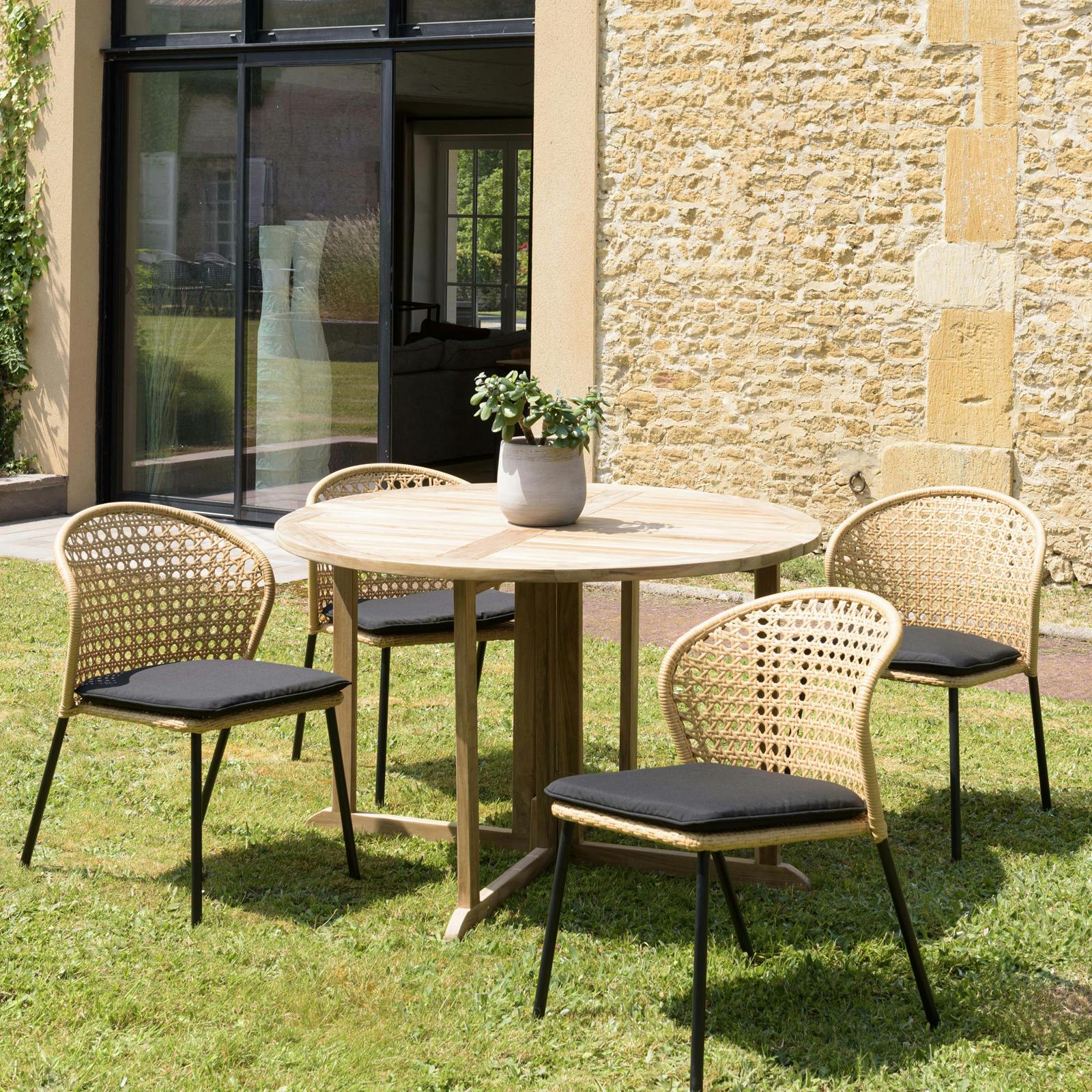Salon de jardin 1 table ronde teck D120 cm - 4 chaises rotin synthétique couleur naturelle avec coussin GIJON