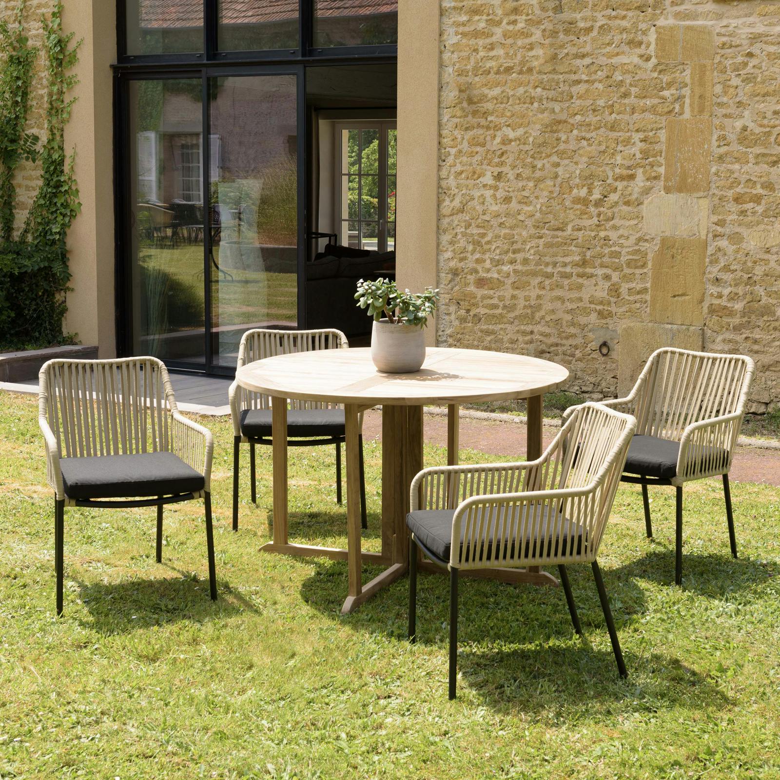 Salon de jardin 1 table ronde teck D120 cm - 4 fauteuils cordage couleur naturelle 1 coussin noir GIJON