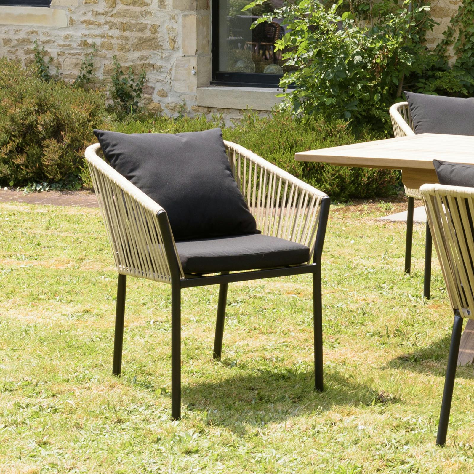 Salon de jardin 1 table teck 180x100 cm - 6 fauteuils cordage couleur naturelle 2 coussins noirs GIJON