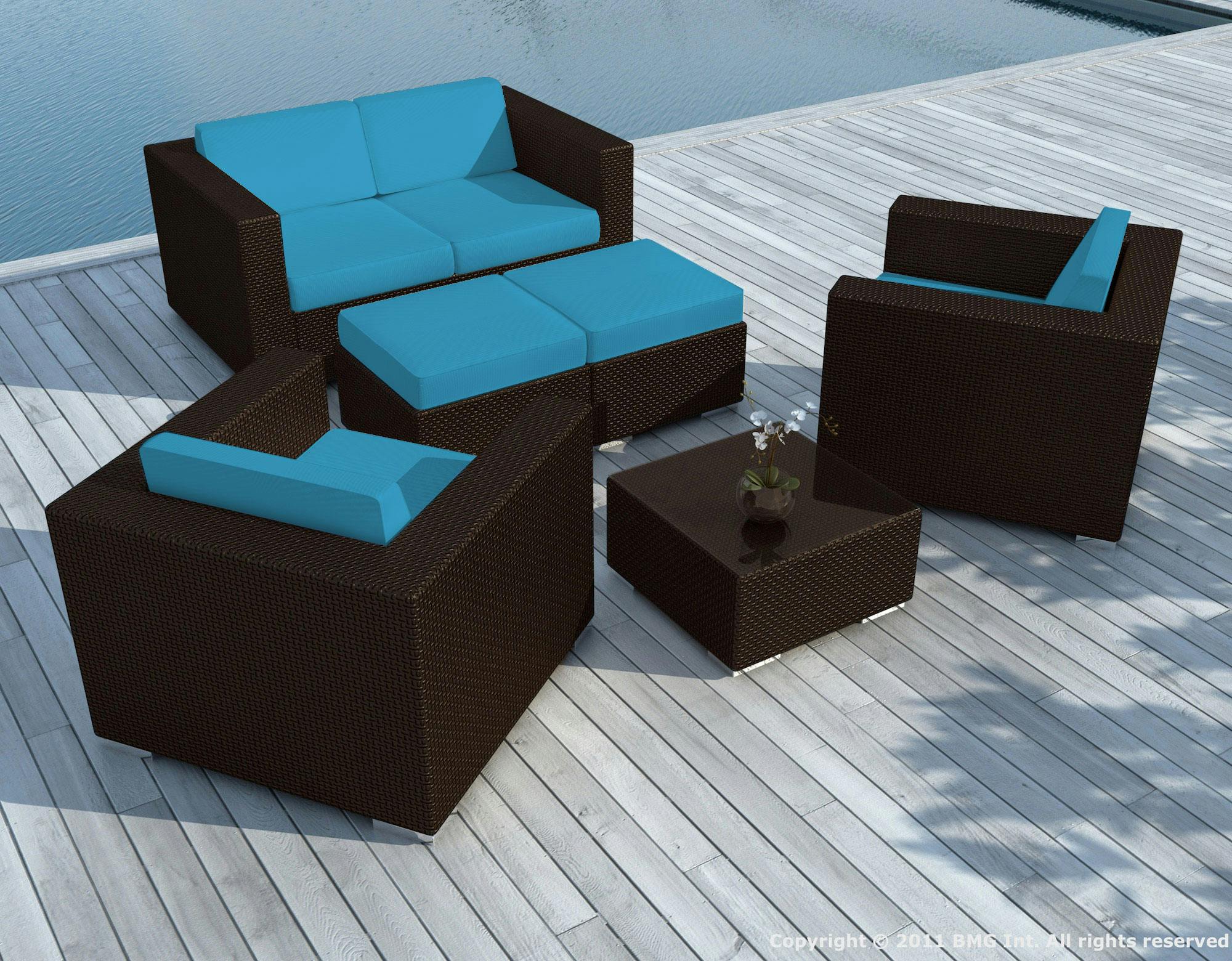 Salon de Jardin PAUSA 6 pièces en résine tressé couleur chocolat et coussins tissu blanc écru + jeu de housses tissu bleu