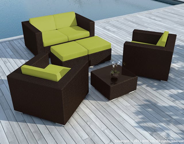 Salon de Jardin PAUSA 6 pièces en résine tressé couleur chocolat et coussins tissu blanc écru + jeu de housses tissu vert