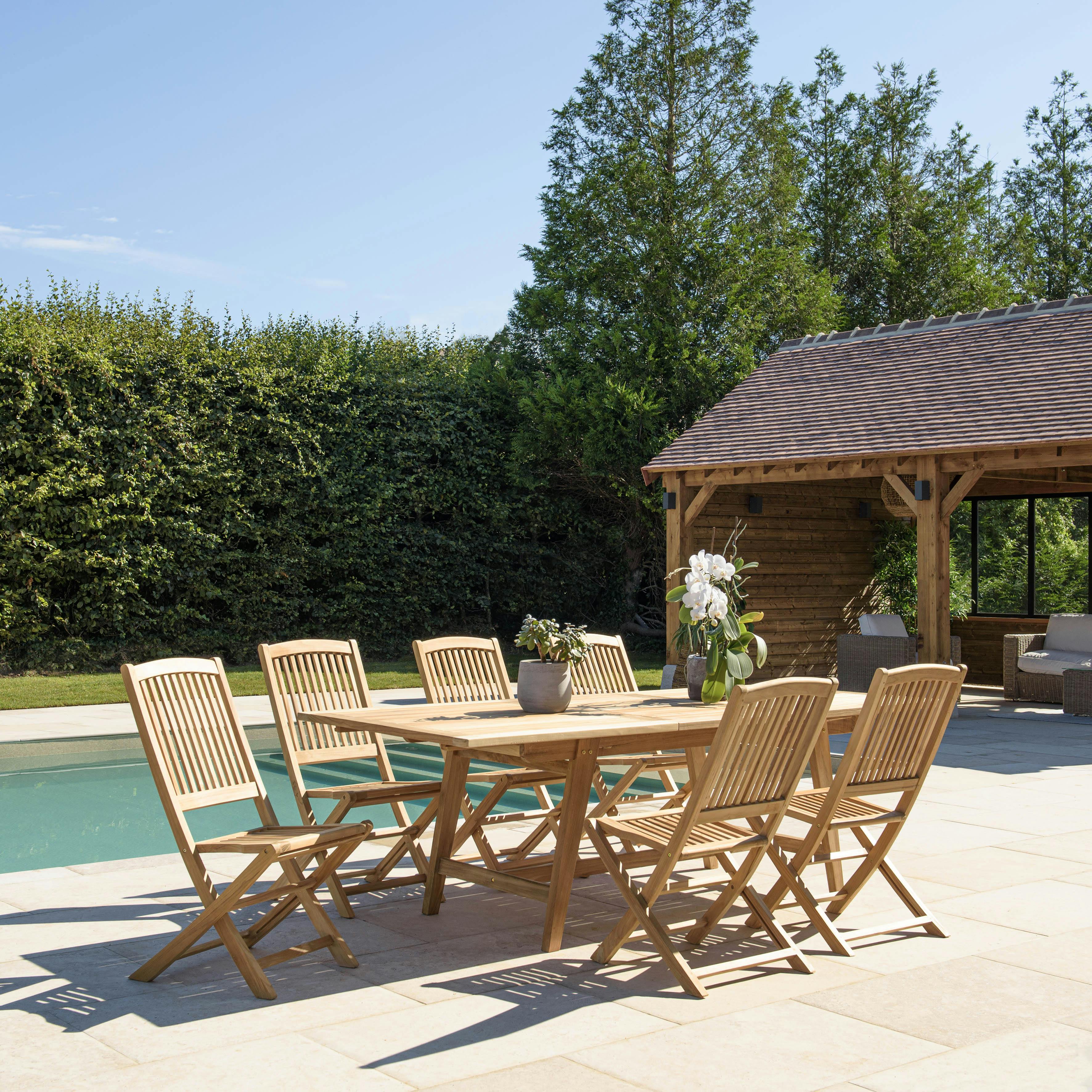 Salon de jardin teck brut table pieds tréteaux 180/240 + 6 chaises bord arrondi SUMMER