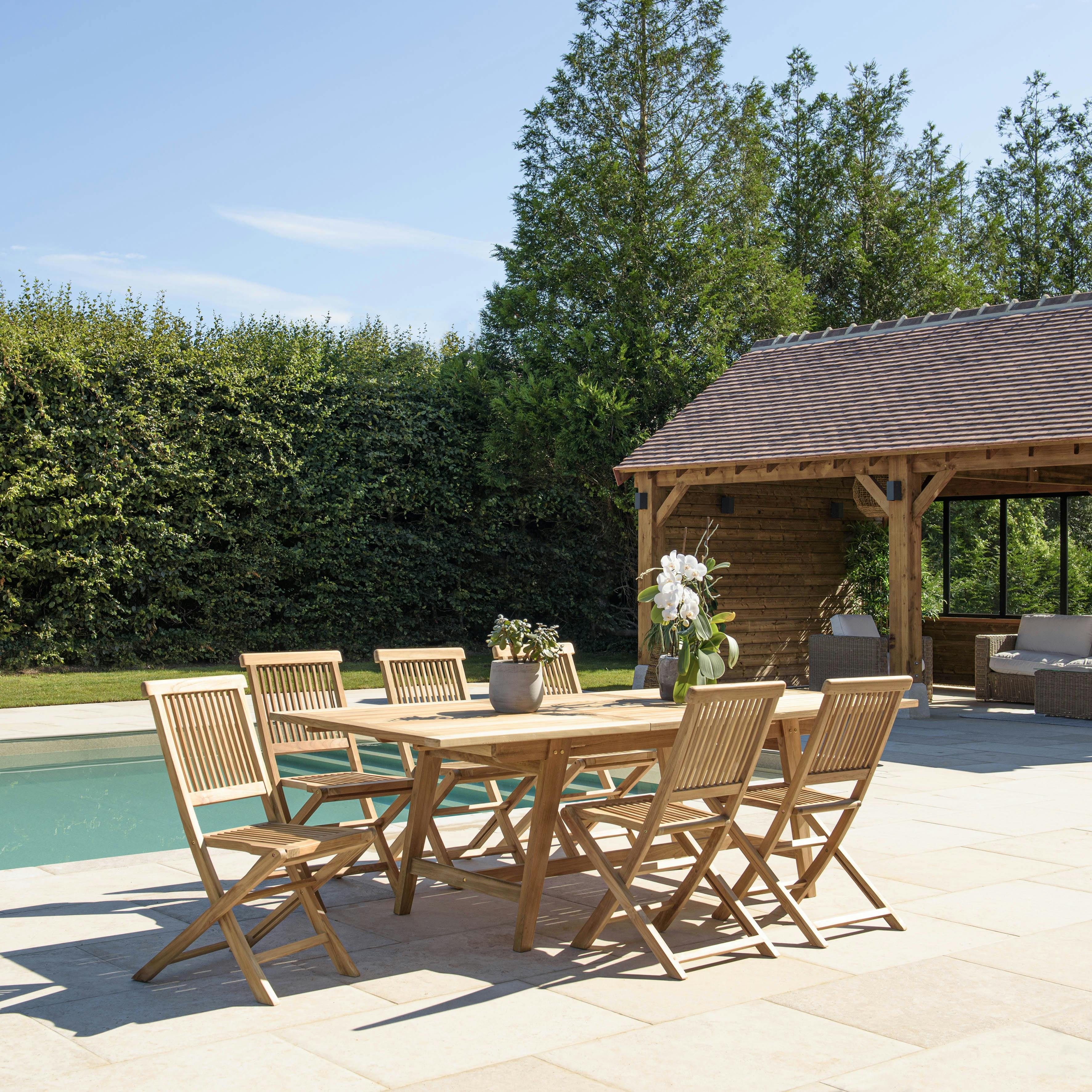 Salon de jardin teck brut table pieds tréteaux 180/240 + 6 chaises bord droit SUMMER