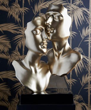  Sculpture moderne "Tenerezza" dorée socle noir