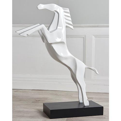 Statue de cheval cabré couleur blanche