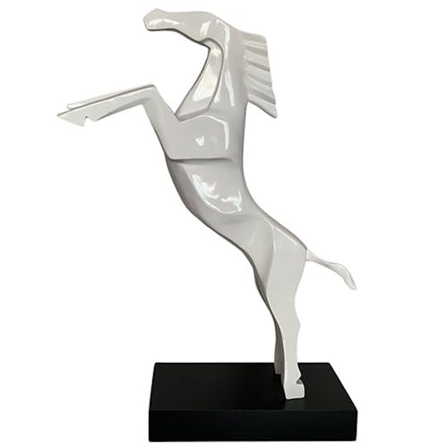 Statue de cheval cabré couleur blanche
