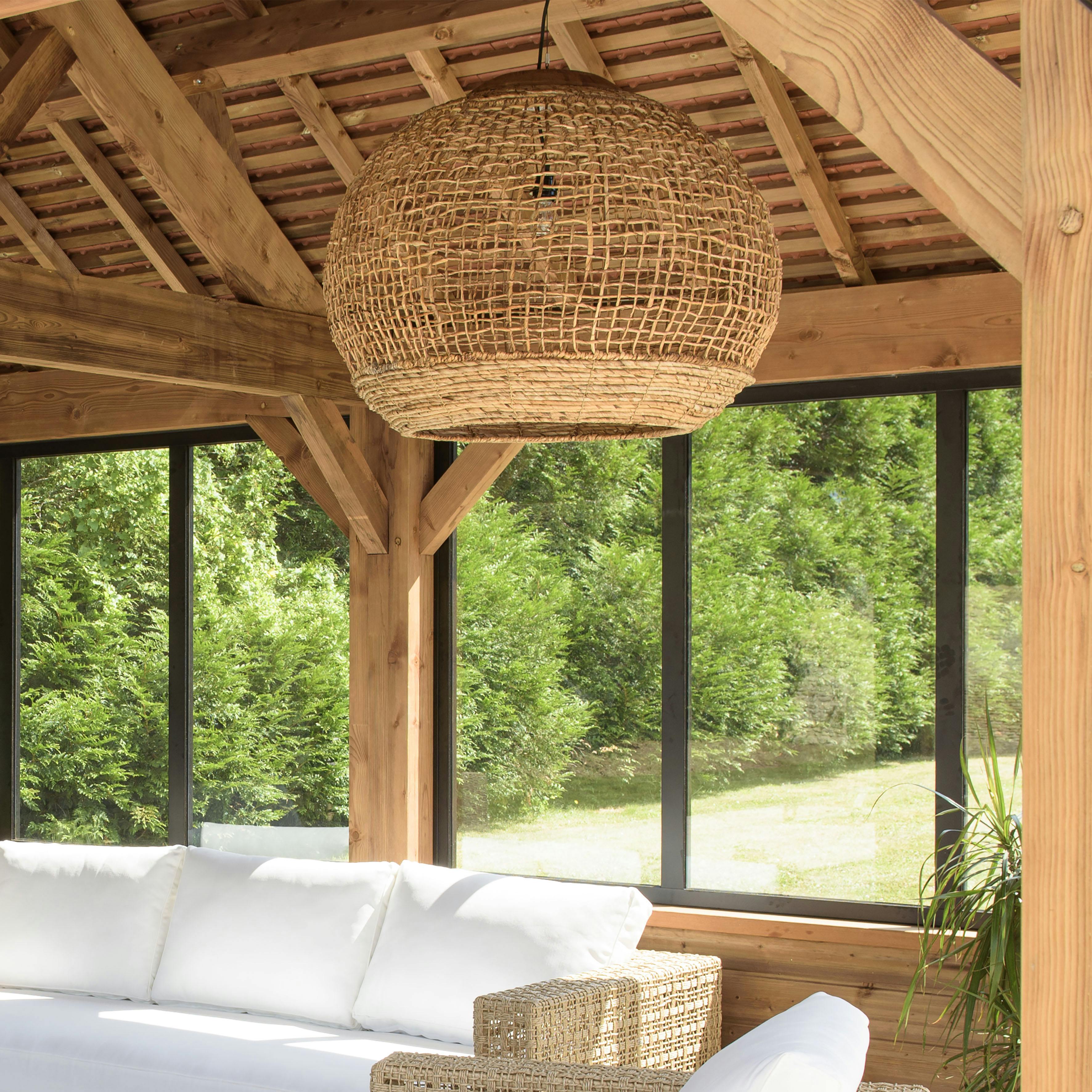 Suspension boule 83x83cm en abaca couleur naturelle et teck FOLELLI
