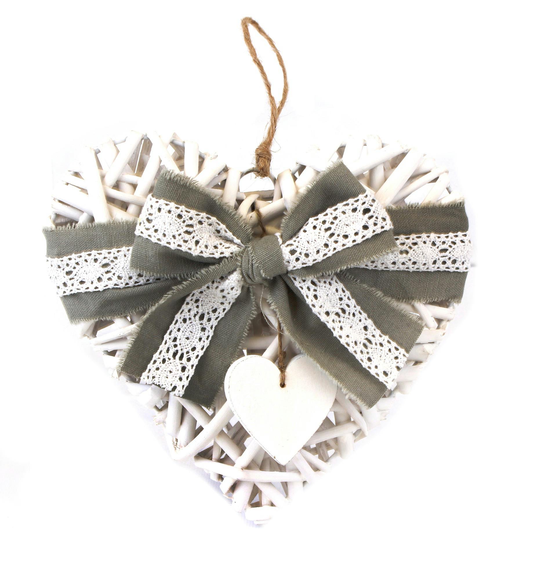 Suspension c?ur en osier blanc avec n?ud en dentelle et c?ur suspendu 20x20x5cm