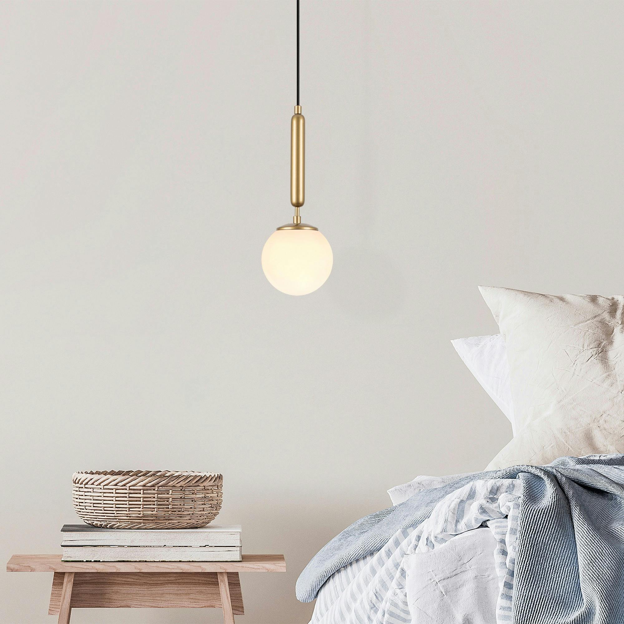 Suspension de chambre – globe blanc et or SIERRE