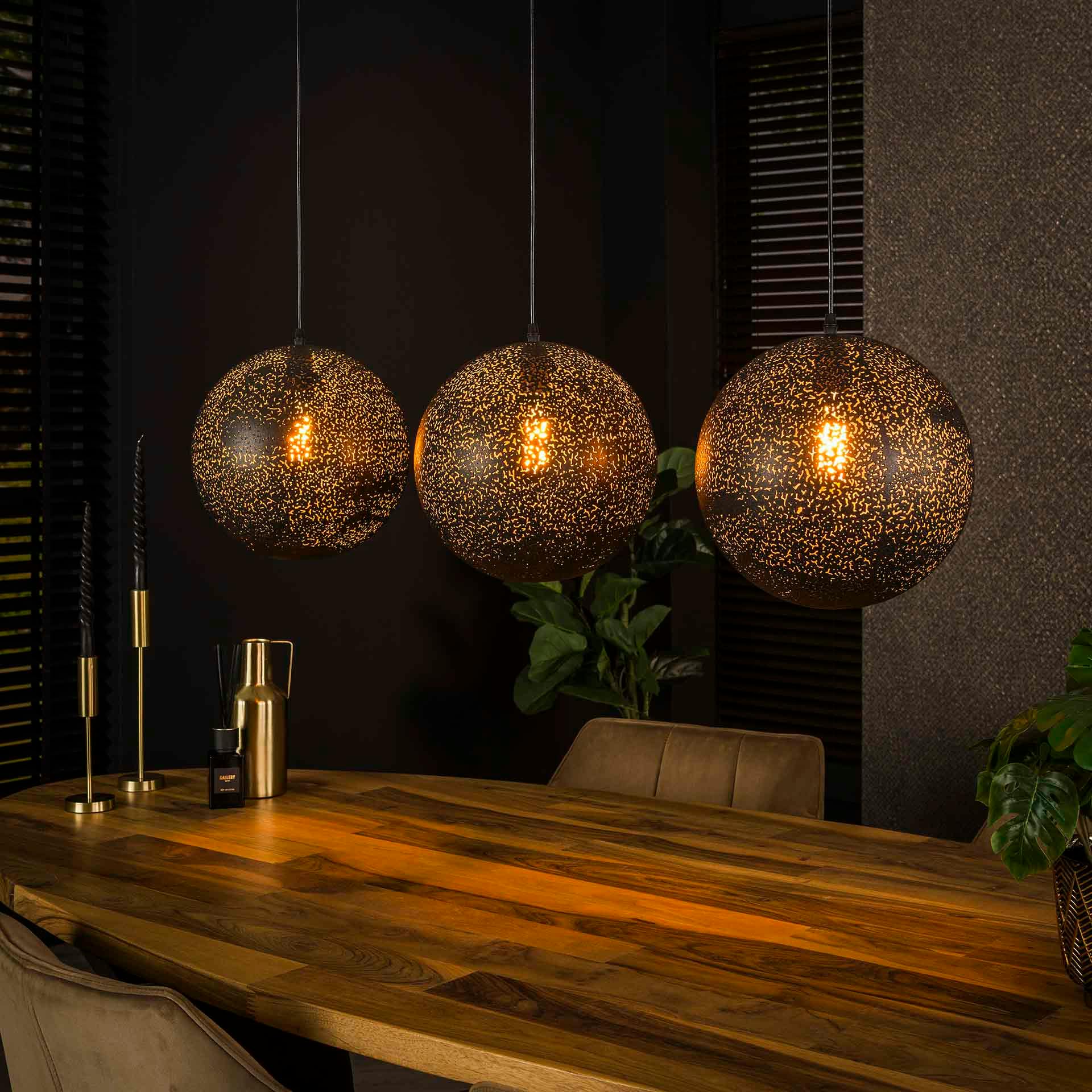Suspension de table 3 globes métalliques ajourés RALF