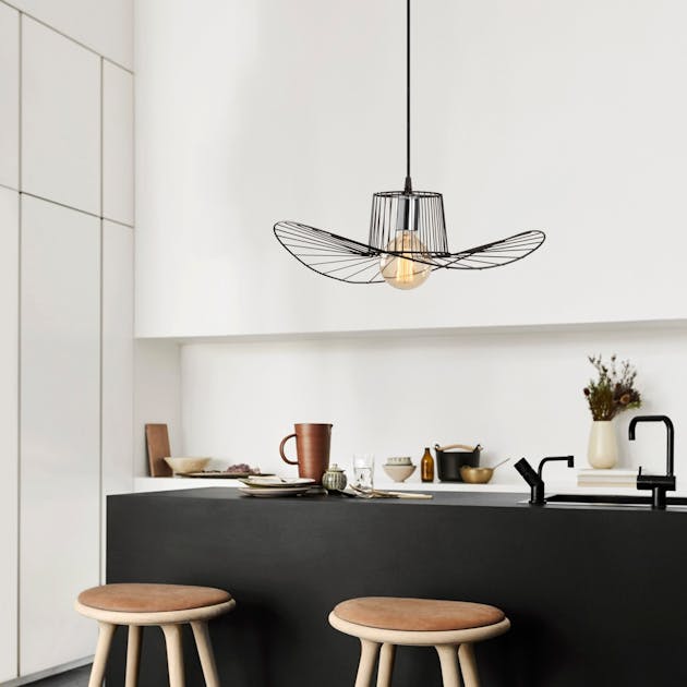 Suspension Design Noire M tal Filaire Forme Ondul e SINOP Suspensions suspension-design-noire-m-tal-filaire-forme-ondul-e-sinop-suspensions