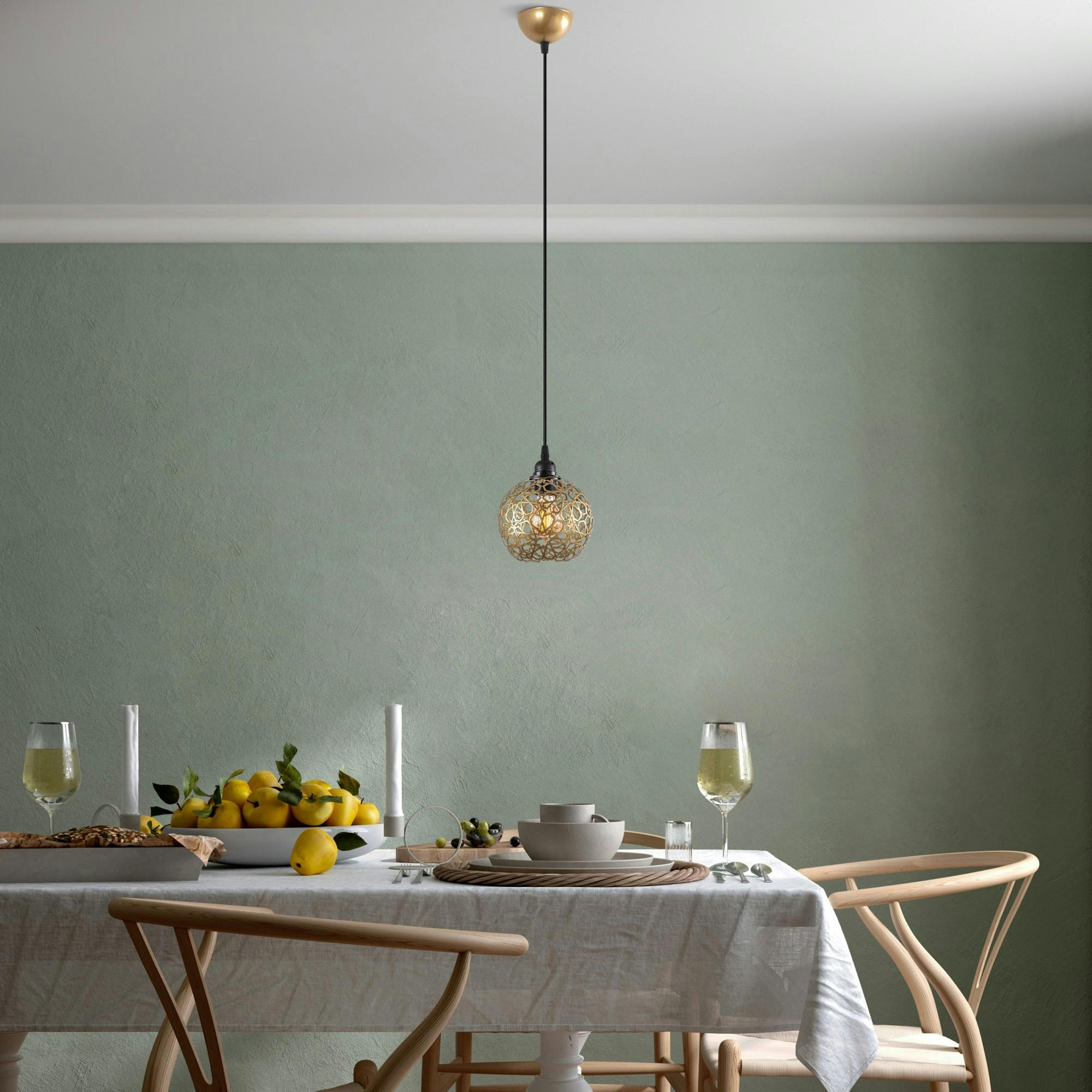 Suspension dorée chambre – motif floral ajouré ERZIN