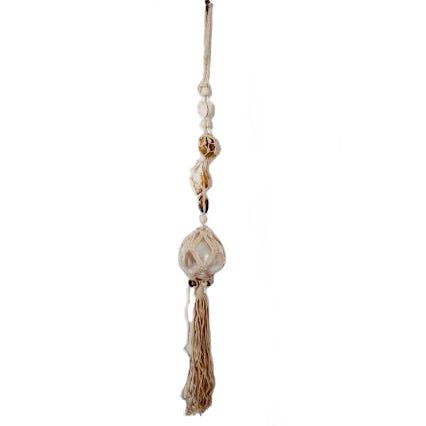 Suspension en corde avec décor boule en verre et coquillages 64cm