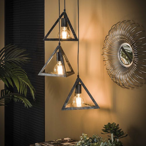 Suspension industrielle forme pyramide 3 lampes RALF