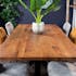 Table à manger en bois de chêne bordures naturelles 200 cm OKA