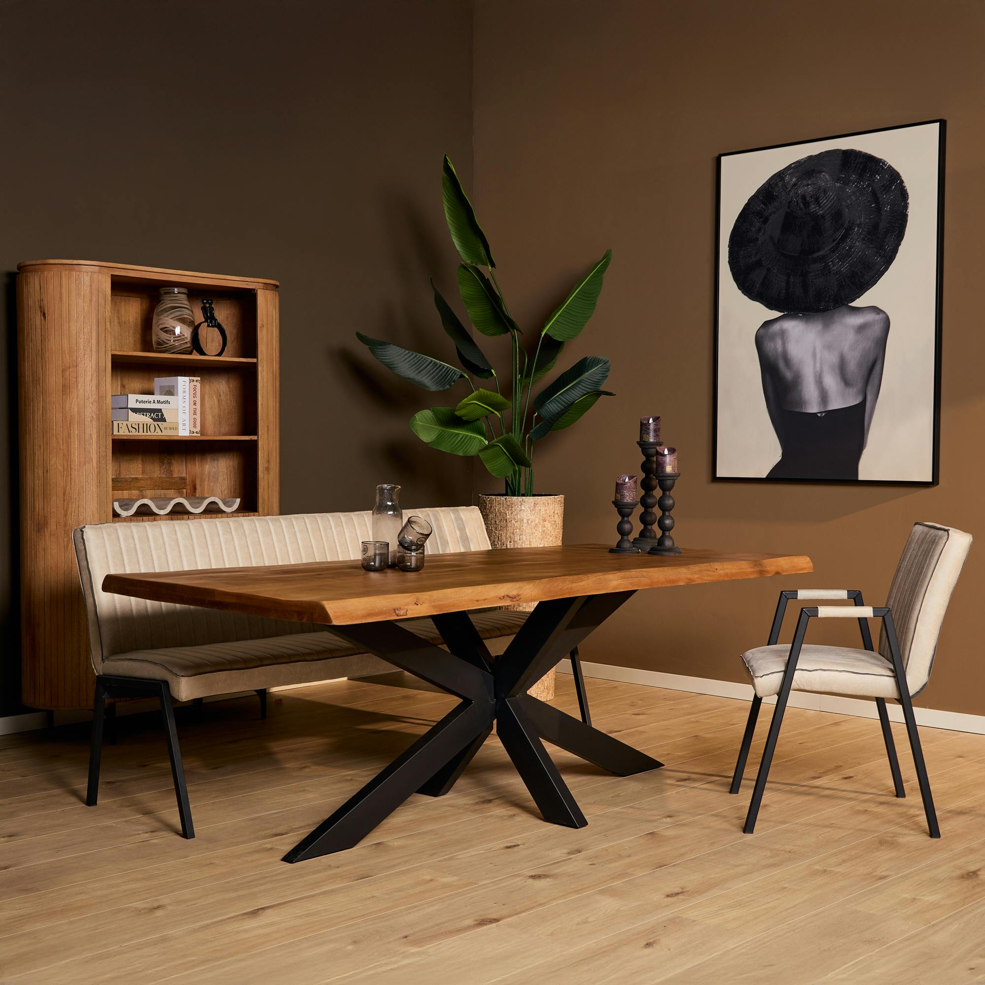 Table à manger bois à bords naturels 200 cm CALERO