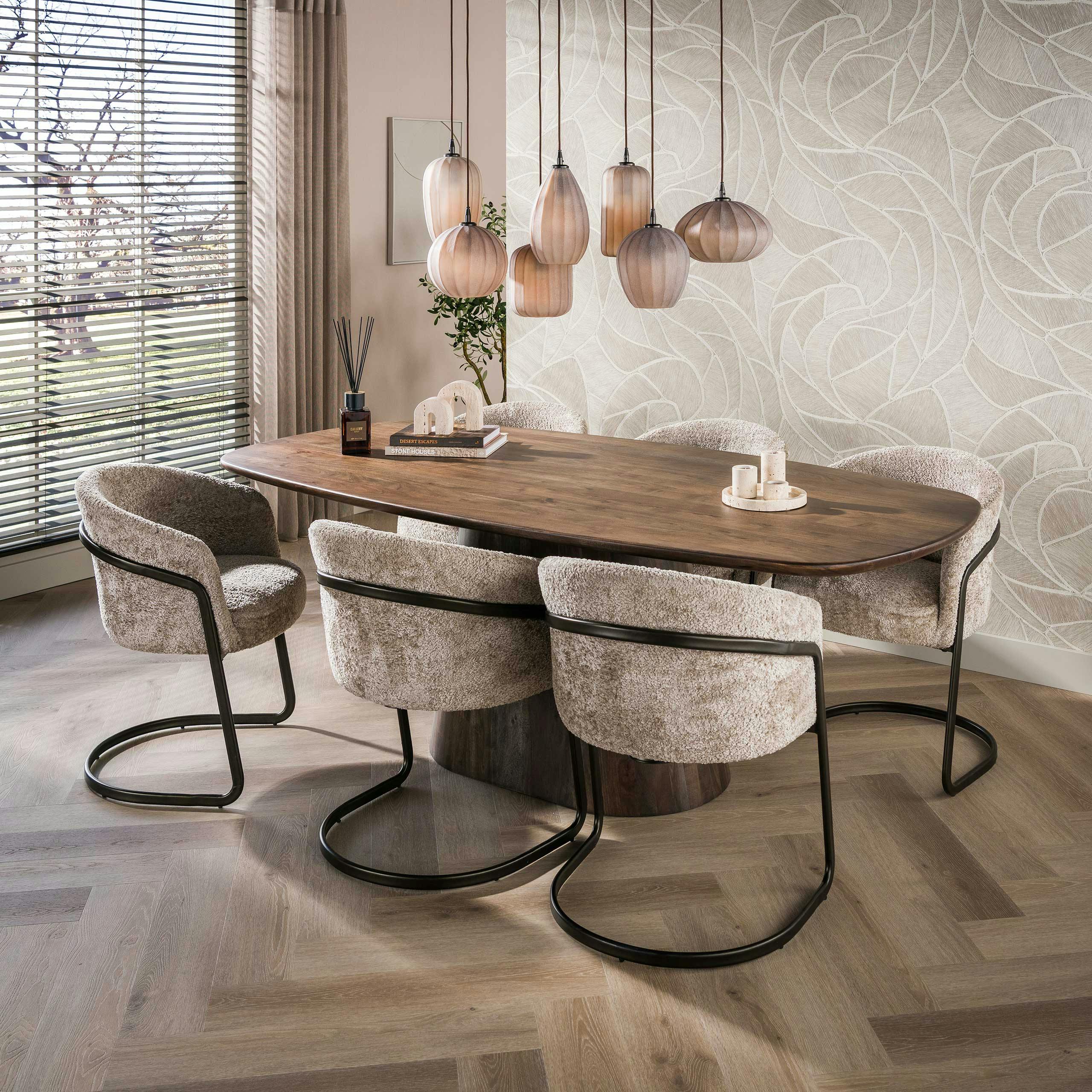 Table à manger bois d'acacia foncé design organique 215 cm NAKO