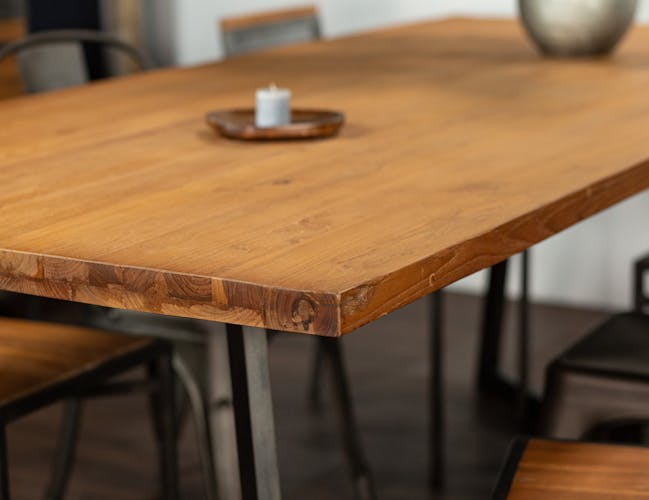Table à manger bois recyclé teck pied accent 220 cm CLEVELAND