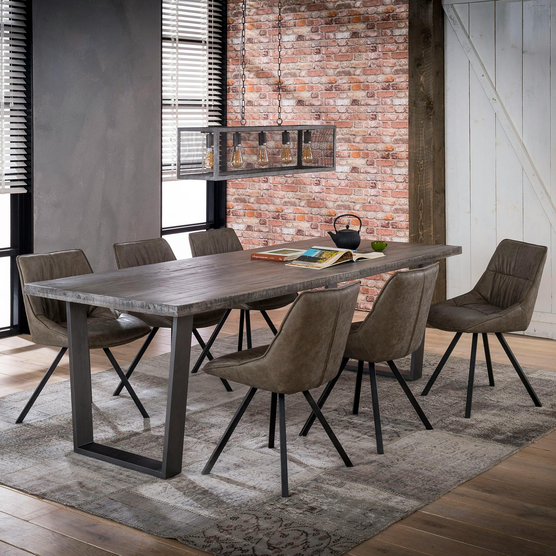 Table de repas en bois pieds metal de style contemporain