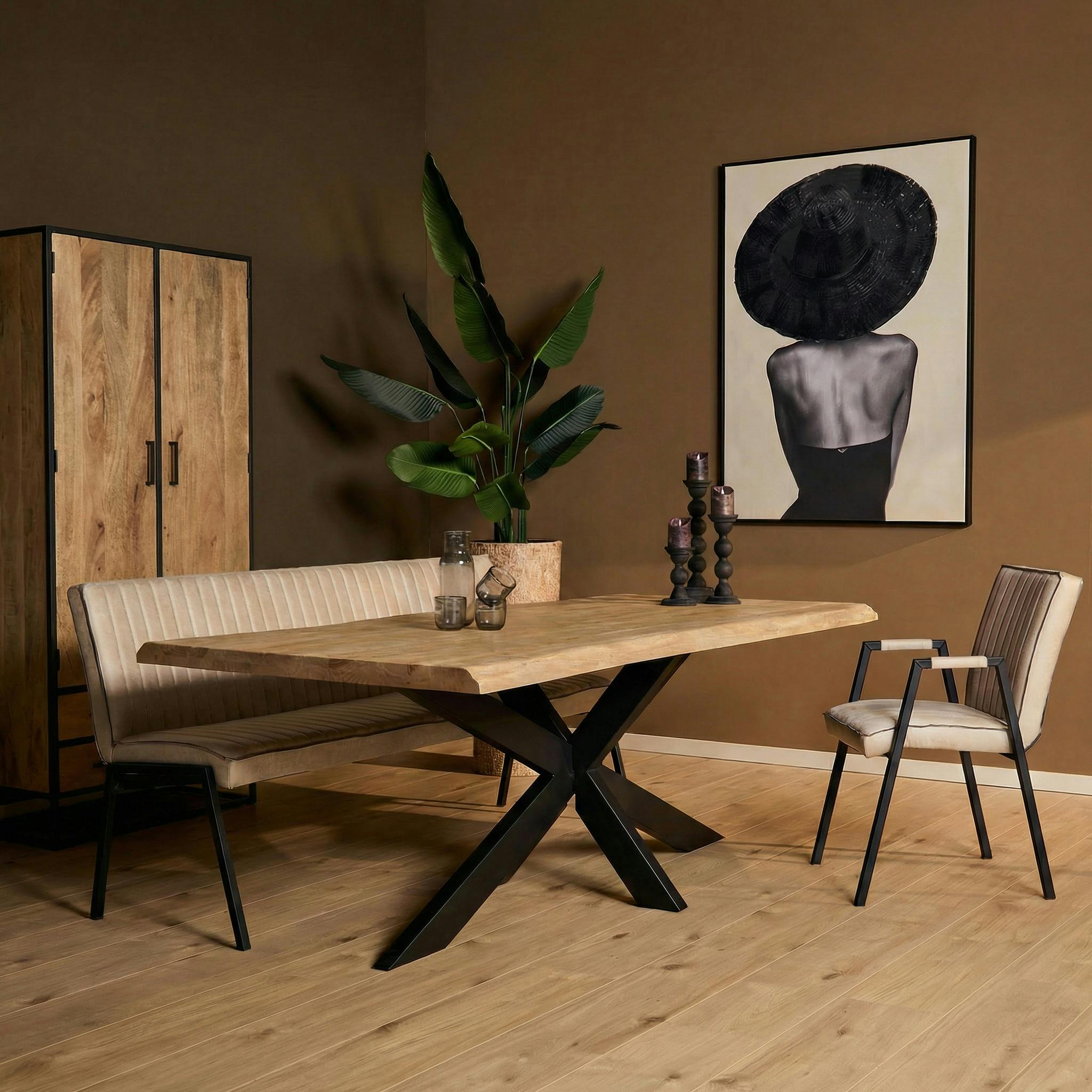 Table à manger en bois à bords naturels 220 cm RIVANO