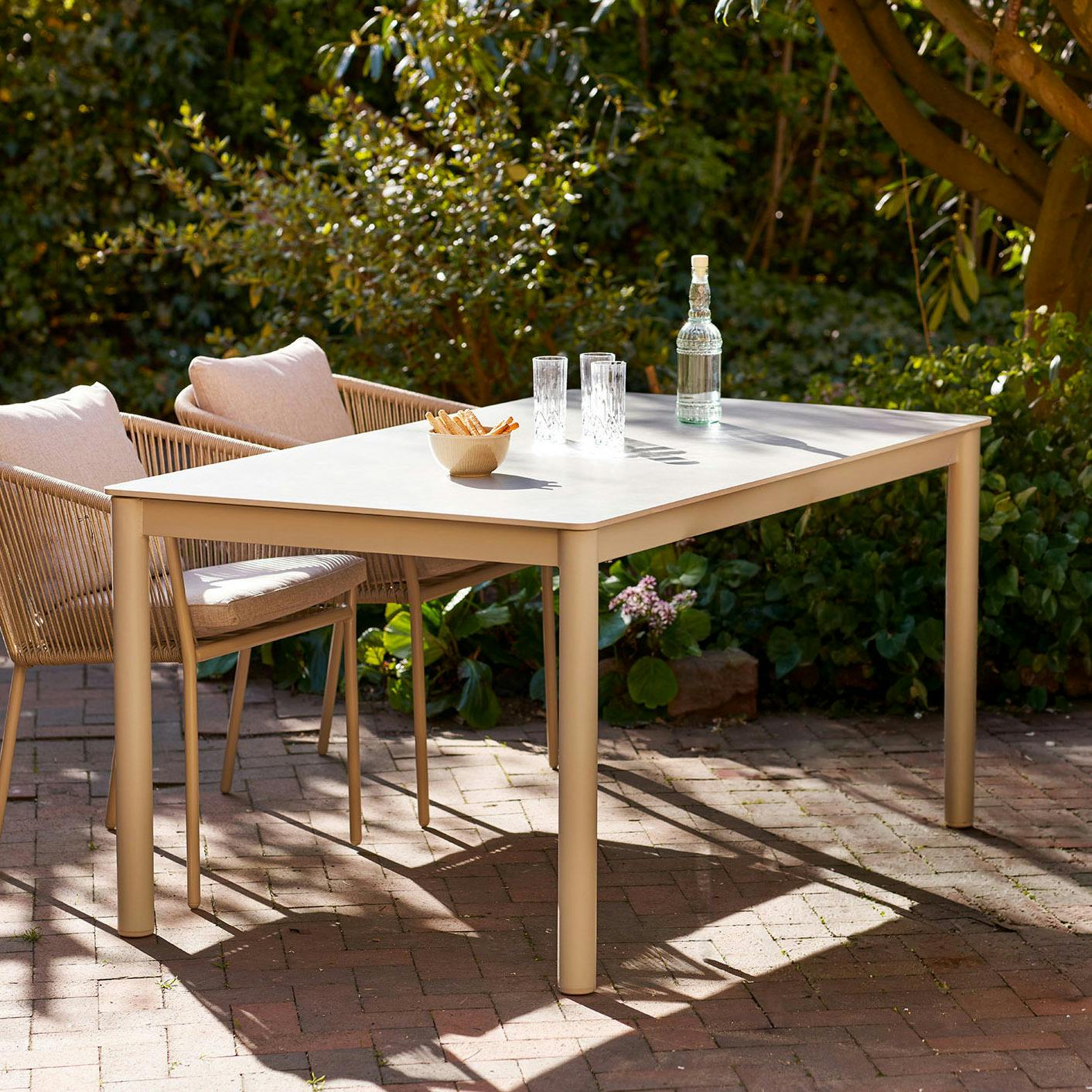 Table à manger en céramique sable 160 cm LOKKEN