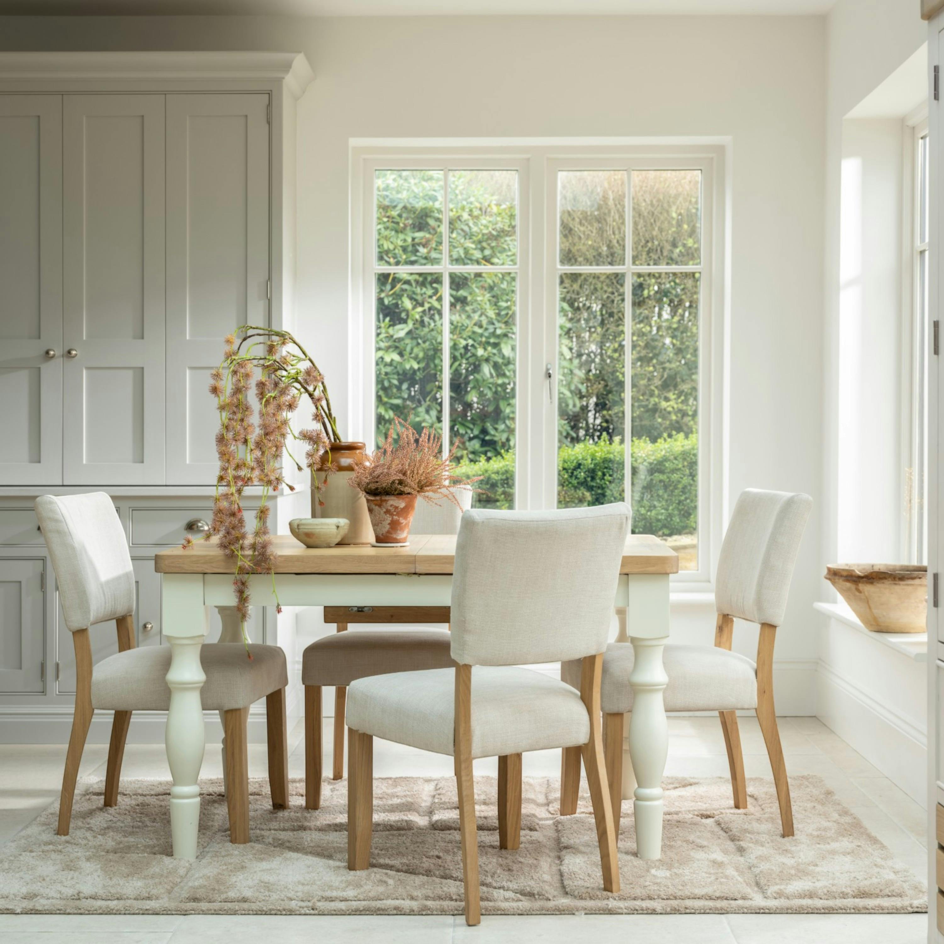 Table à manger extensible blanche campagne chic 130-180 cm VELIA