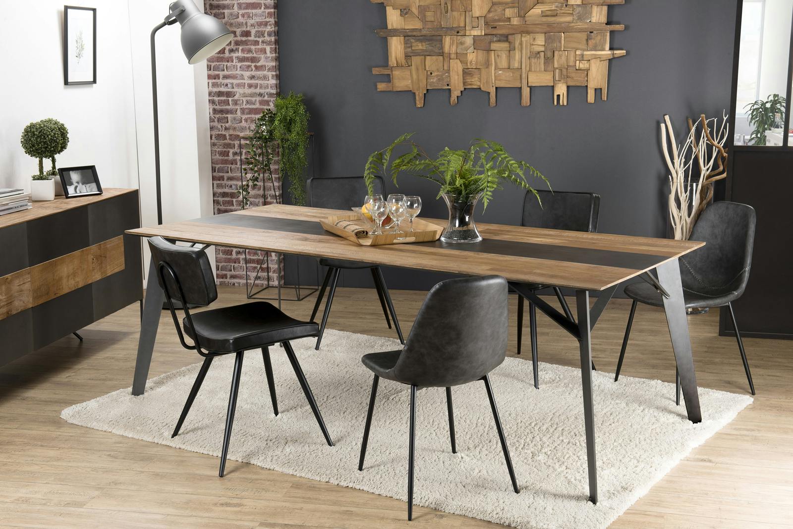 Table de repas en bois recycle et metal style contemporain