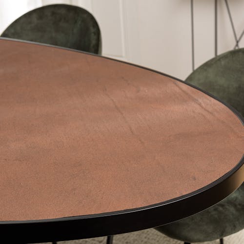 Table à manger ovale bois effet pierre rouille 220 cm BIHAR