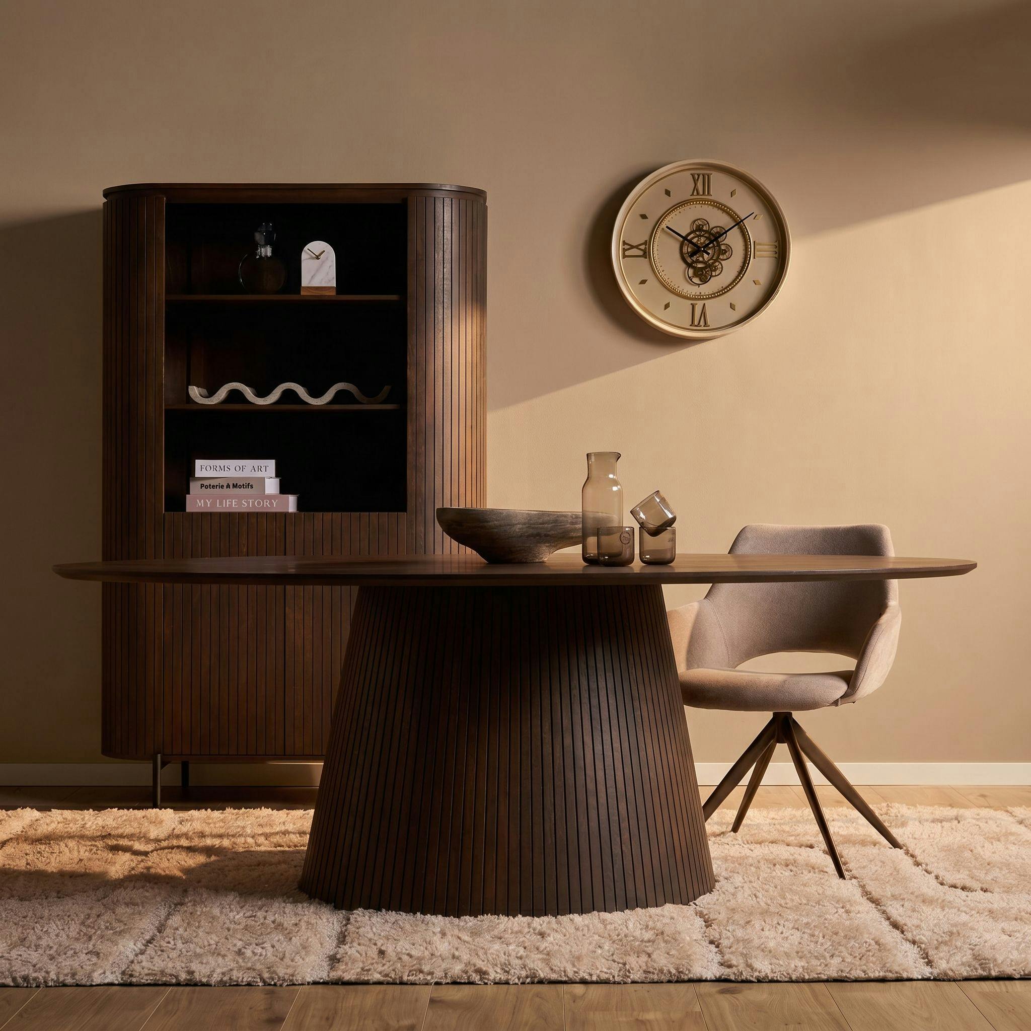 Table à manger ovale bois marron pied rainuré 210 cm CALERO