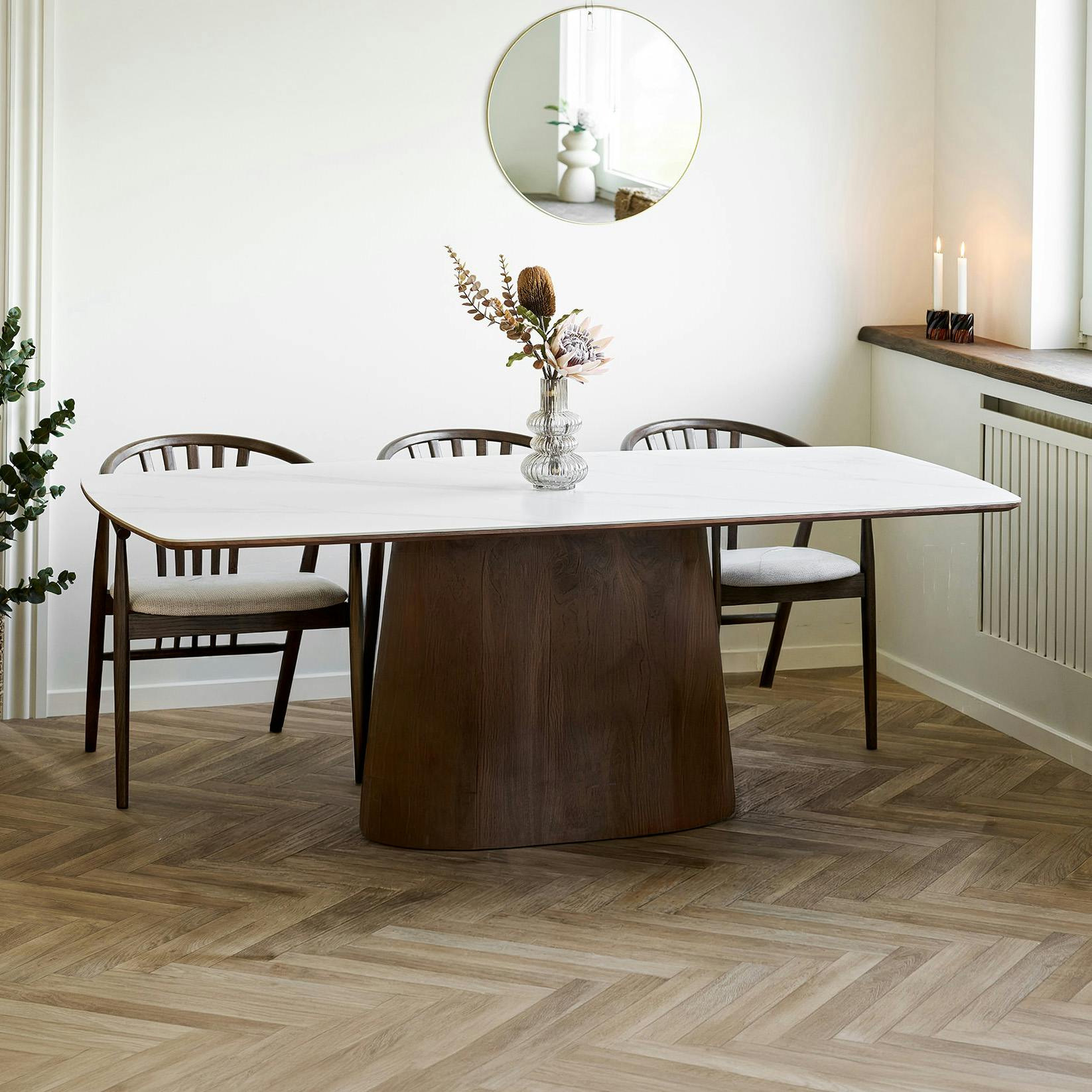 Table à manger plateau céramique aspect travertin 200 cm, pied bois foncé PRATO
