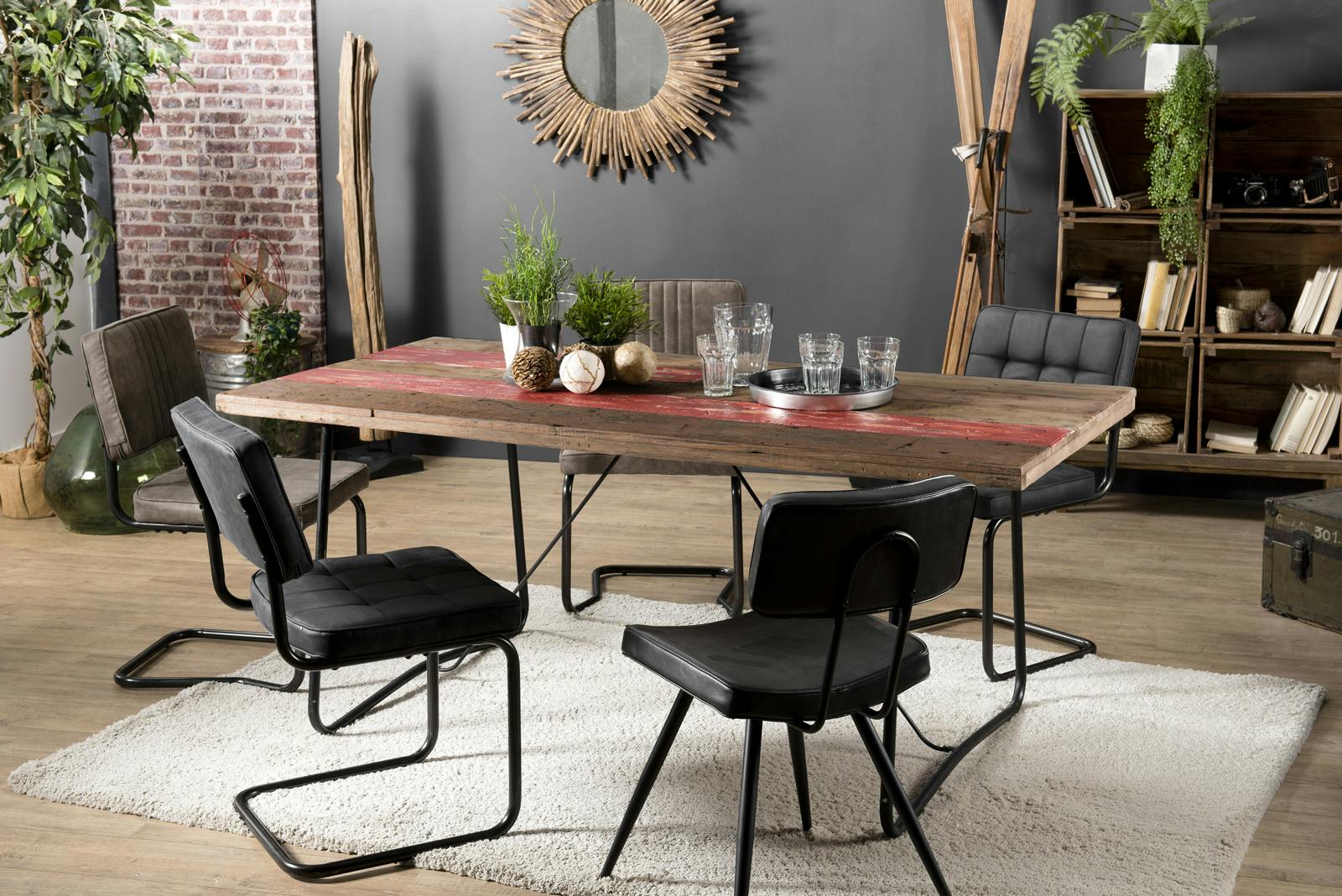 Table de repas bois recyle et metal de style campagne